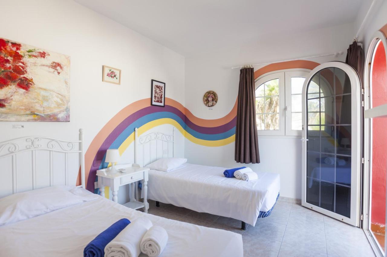 Villa Galera Boutique Art With Private Pools, Free Wifi & Bbq, By Amazzzing Travel *